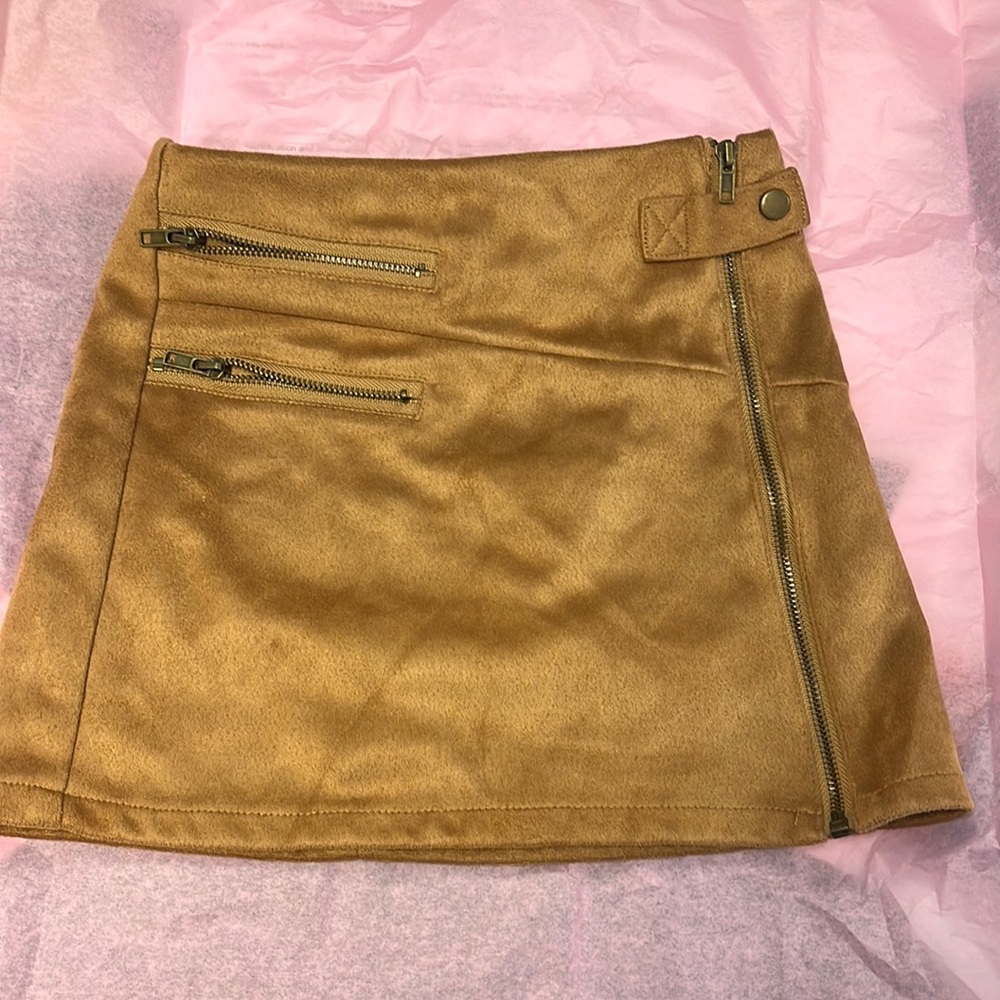 Cute skirt with zippers